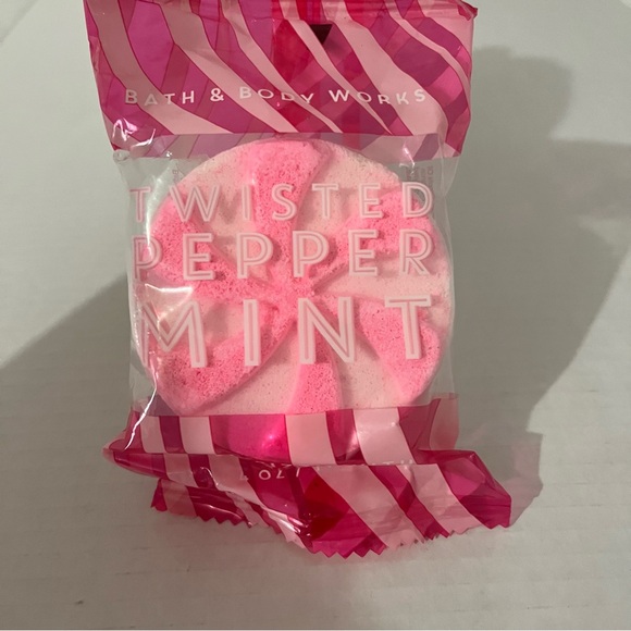 Bath & Body Works Twisted Peppermint Bath Fizzy - Pink and White New - Picture 5 of 5